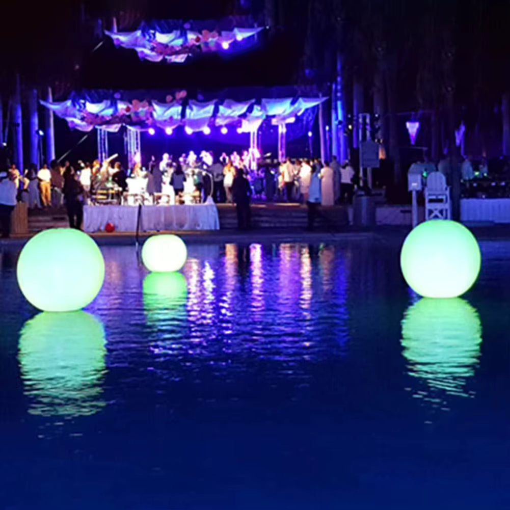 Boule lumineuse LED pour fête aquatique